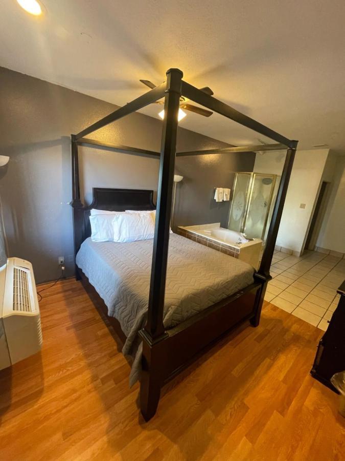 Bastrop Best Budget Inn מראה חיצוני תמונה