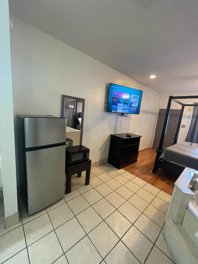 Bastrop Best Budget Inn מראה חיצוני תמונה